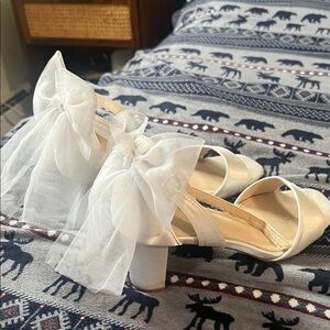 Chic White Bow Heels